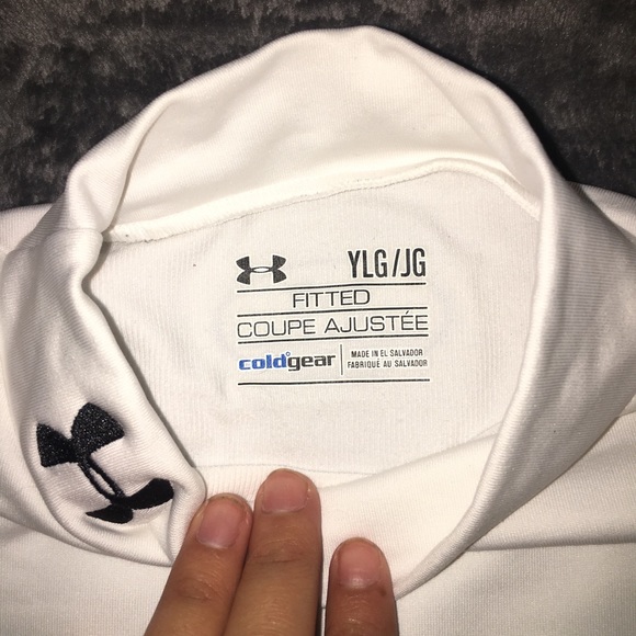 Under armor long sleeve shirt - Picture 2 of 3
